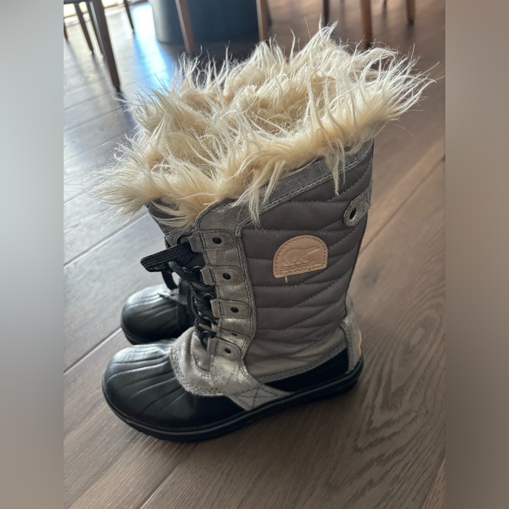 Sorel Kids Gray and Black Winter Boots with Faux Fur Trim